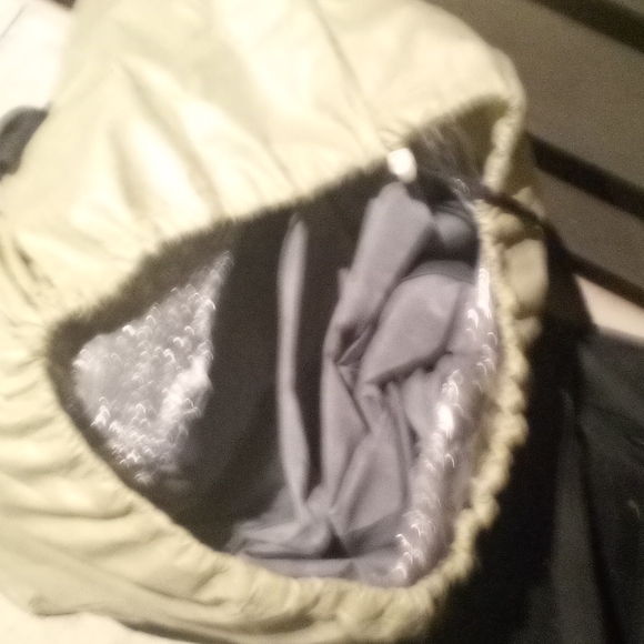 New air mattress - Picture 1 of 3